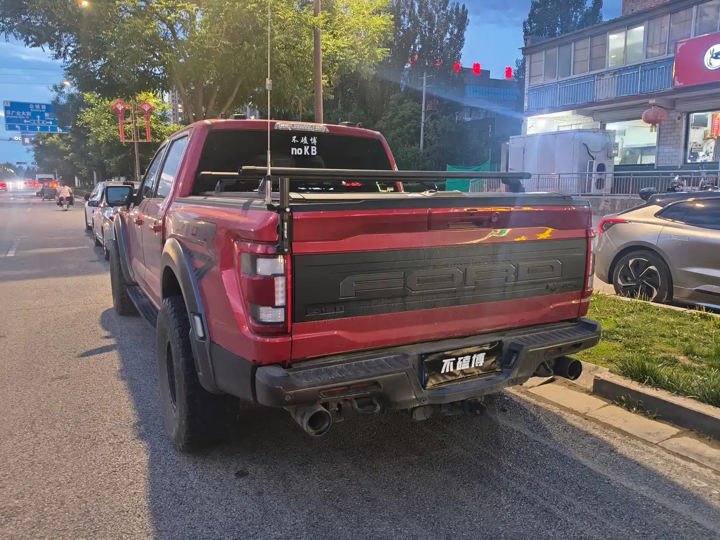 FORD F-150 RAPTOR