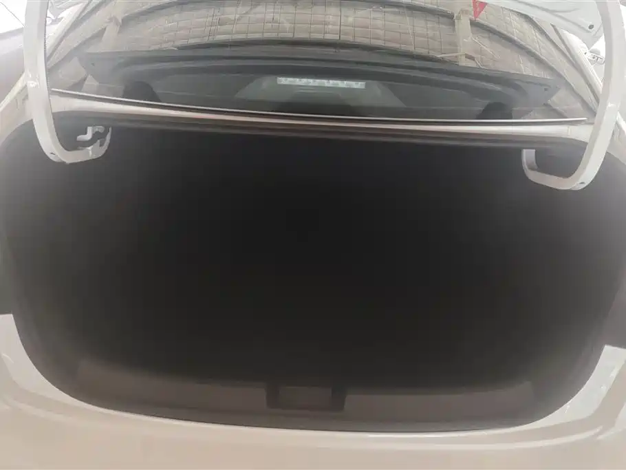 Volkswagen Sagitar 2023 300TSI DSG Surpassing Edition фото 4