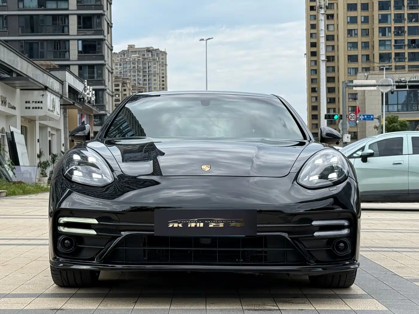 Porsche Panamera 2013 Panamera Platinum Edition 3.6L фото 2