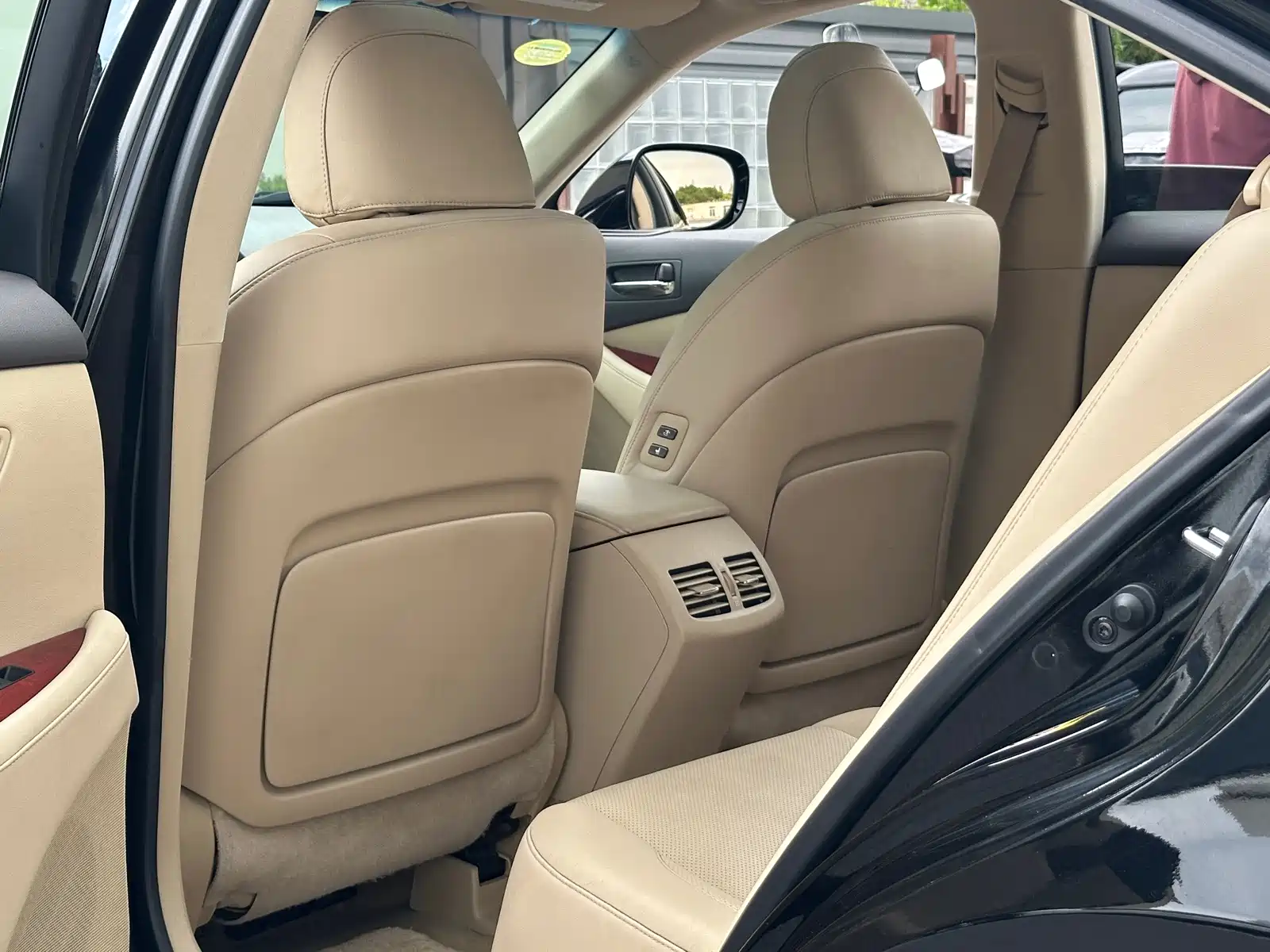 Фото 14 - Lexus ES