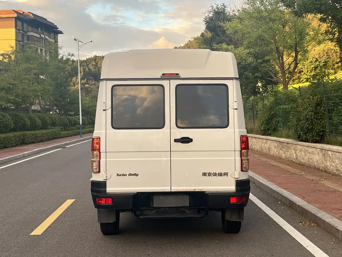 Iveco Daily 2017 2017 Model 2.5T A35 Bus 5-7 Seats 47Z5