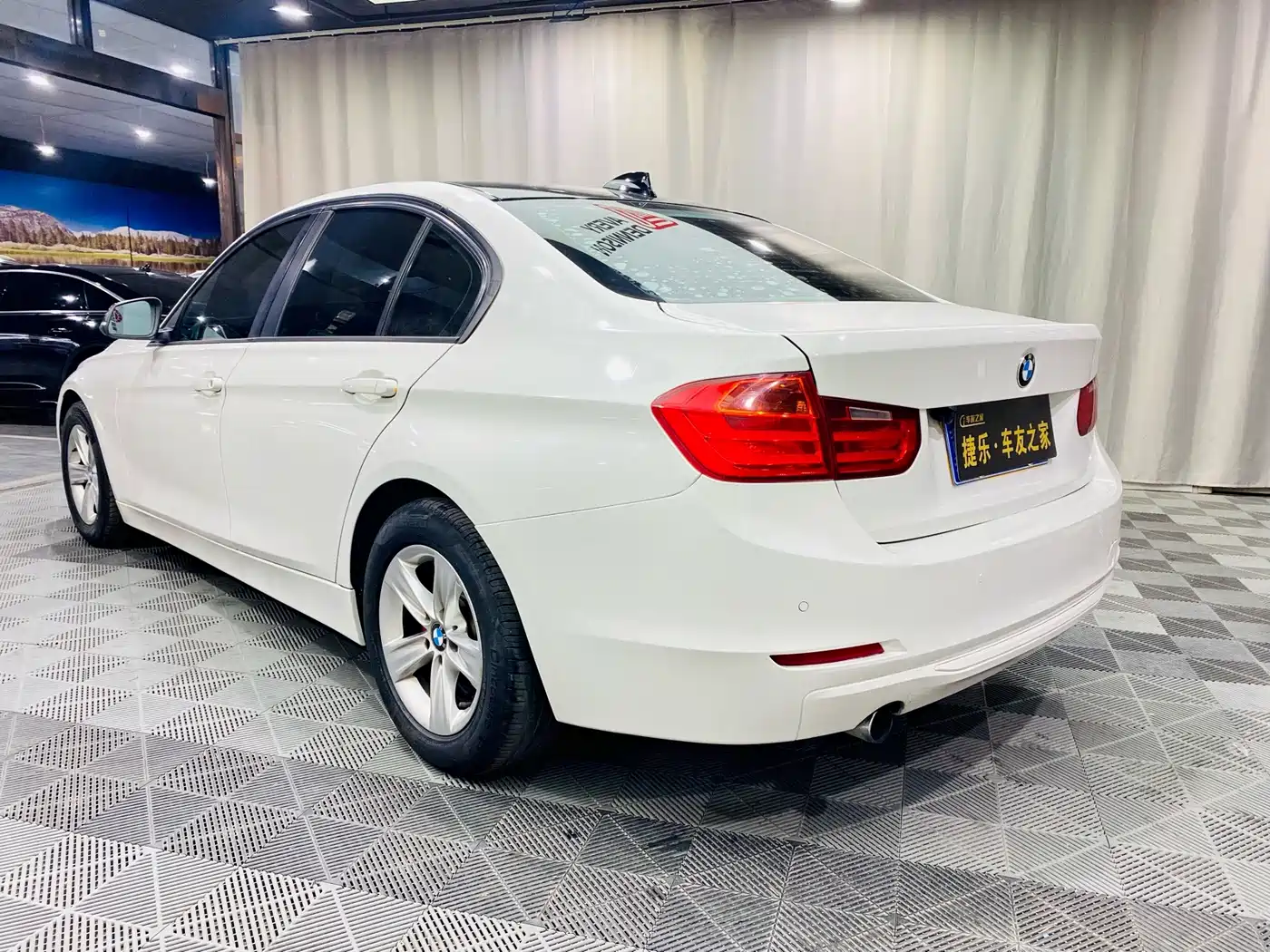 Photo 5 - BMW 3 Series