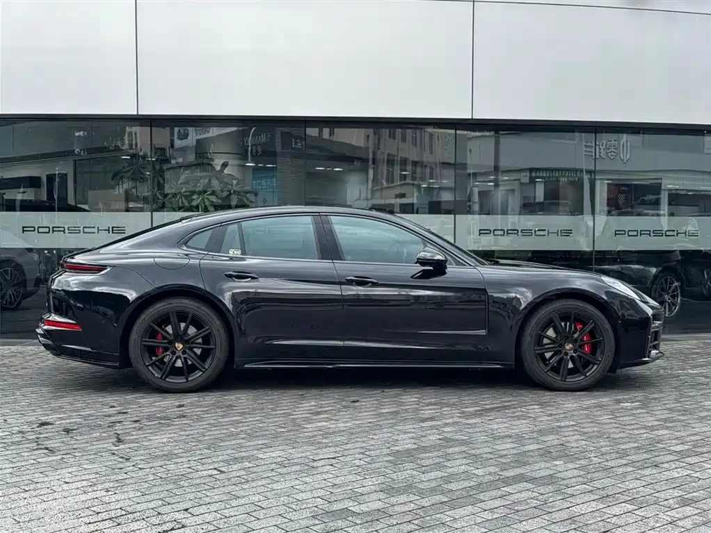 2026 Porsche Panamera