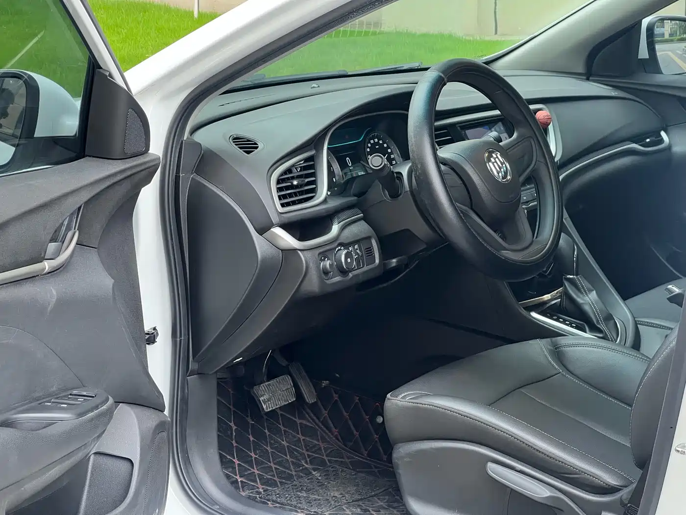 Buick Excelle 2021 Facelift 1.3T Auto Mild Hybrid Progressive фото 8