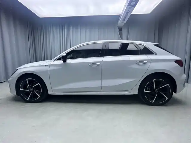 Audi A3 2023 Sportback 35 TFSI Fashion Sport — фото 4