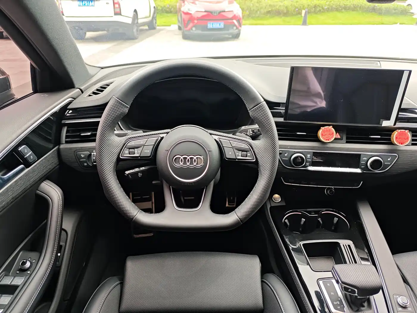 Фото 14 - Audi A4L