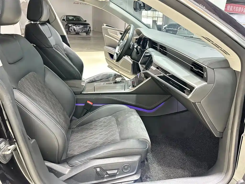 AUDI A7L