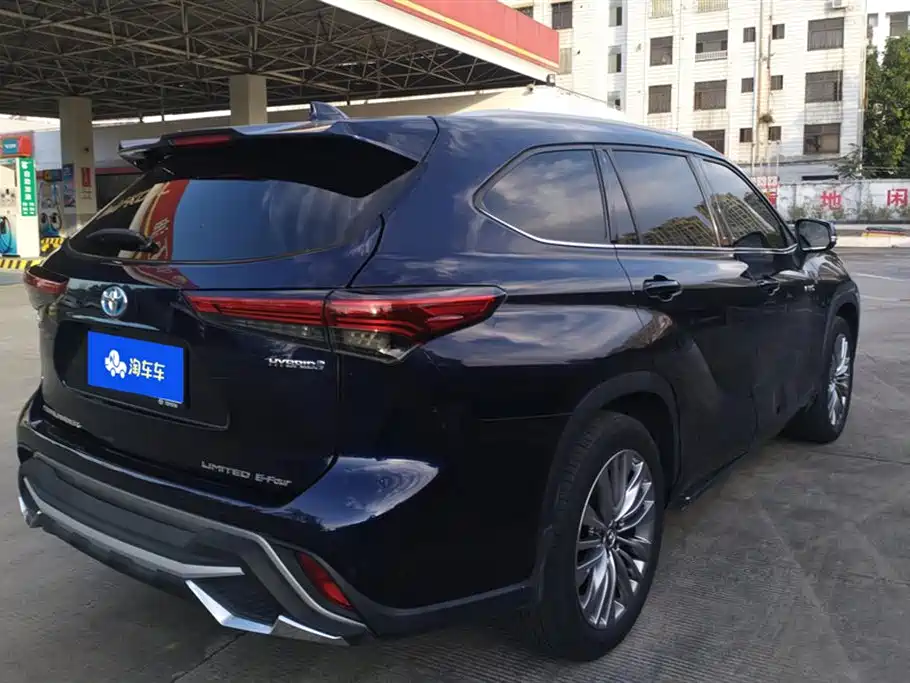 Toyota Highlander 2022 Dual Engine 2.5L 4WD Supreme Edition 7-Seater фото 3