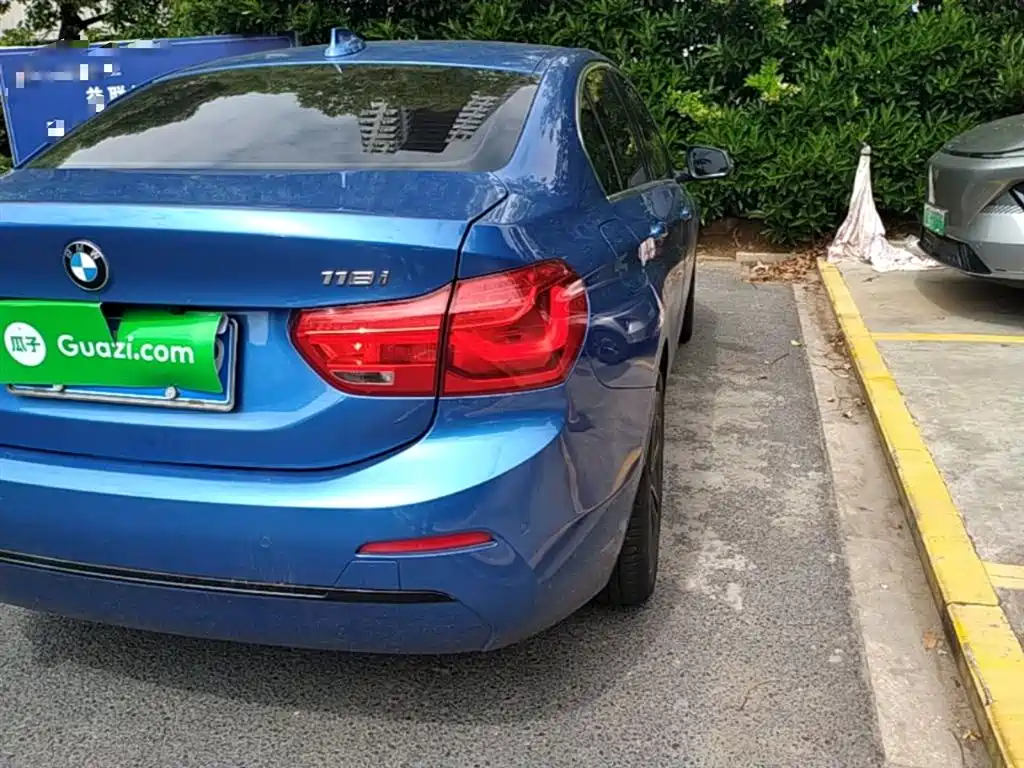 BMW 1 Series 2017 118i Sport фото 8