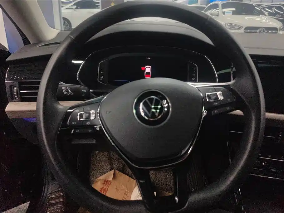 Volkswagen Passat 2020 Facelift 330TSI Luxury China VI фото 15
