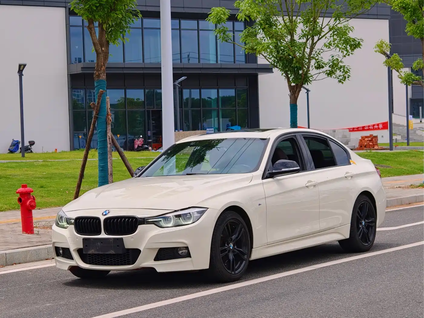 BMW 3 Series 2019 320i M Sport Black Night Edition