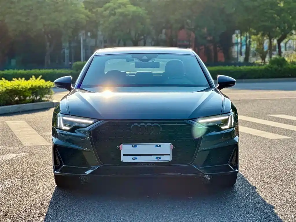 Audi A6L 2021 40 TFSI Luxury Sport фото 2