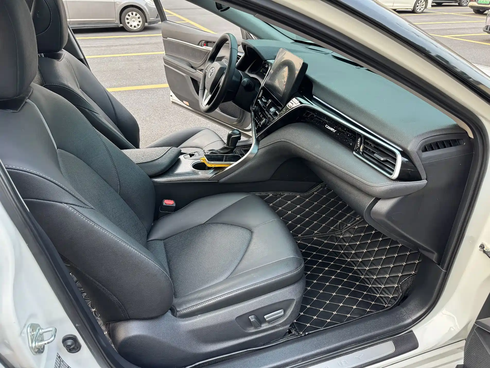 Photo 12 - Toyota Camry