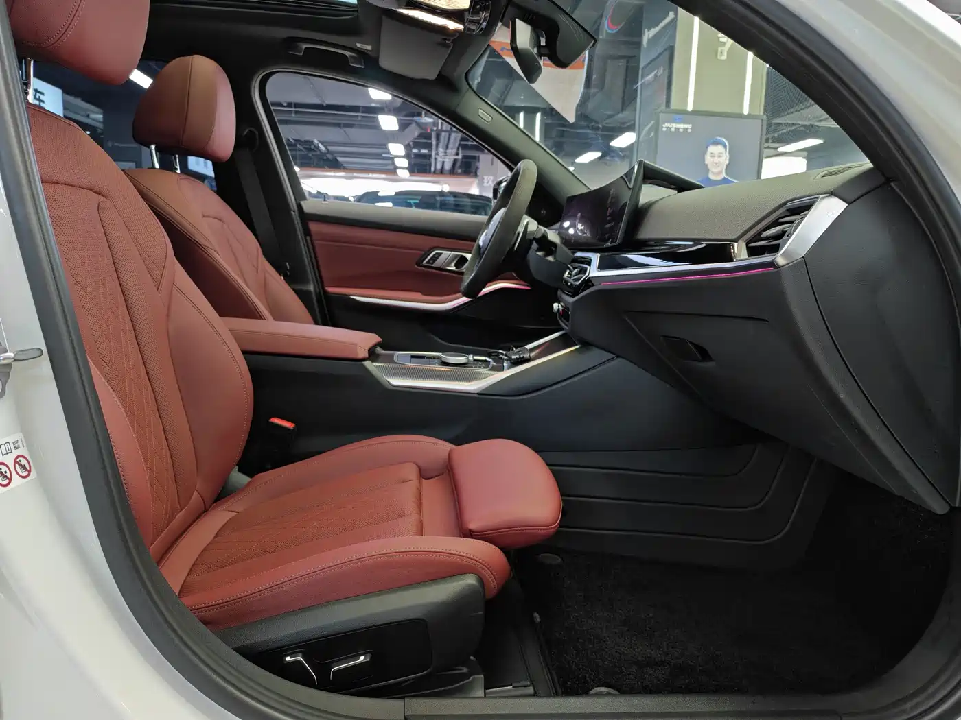BMW 3 Series 2024 325i M Sport Shadowline Package фото 12