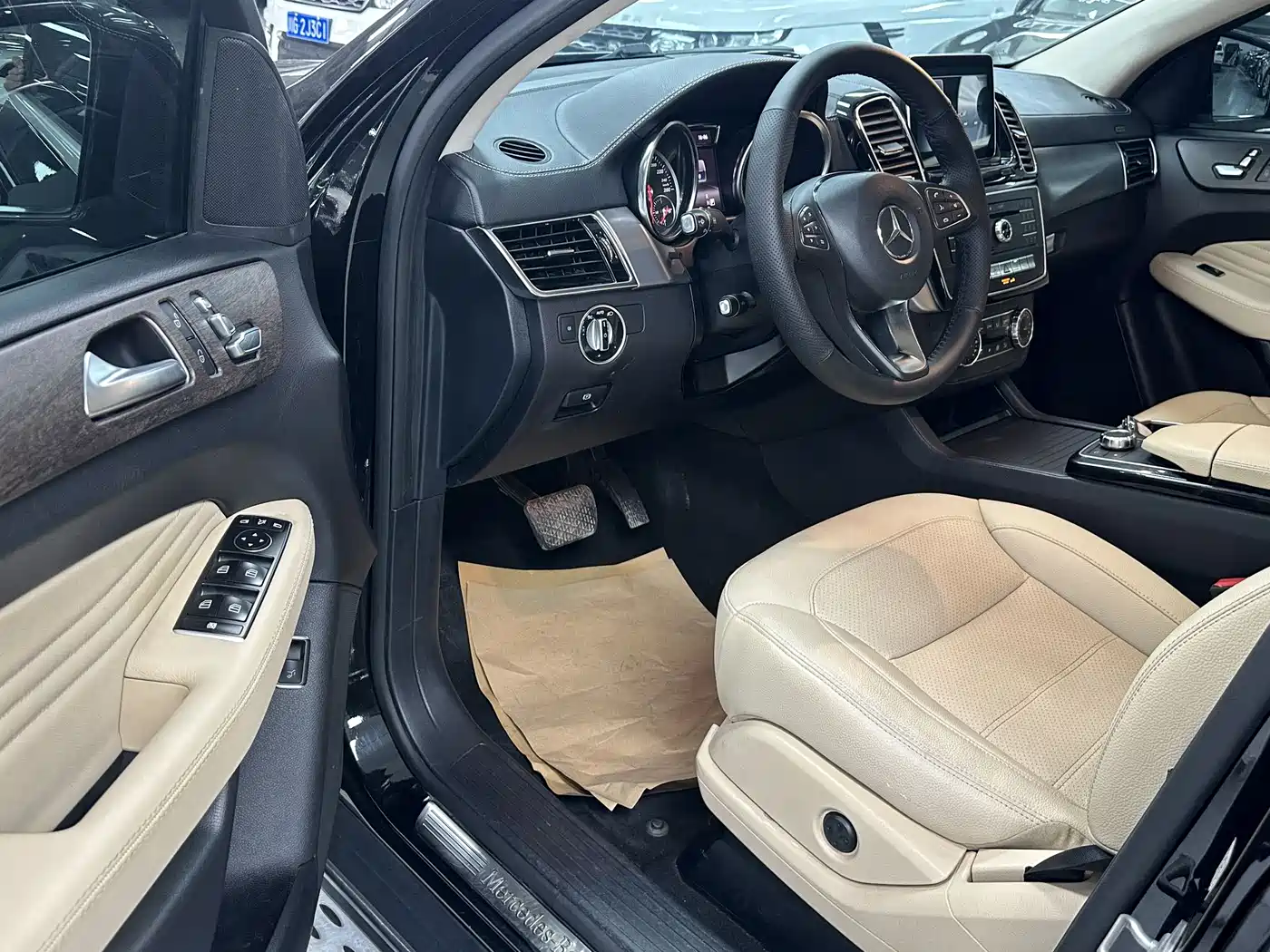 Mercedes-Benz GLE Coupe 2015 GLE 320 4MATIC Coupe SUV фото 5