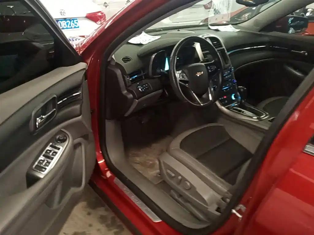 Chevrolet Malibu 2013 2.0L Automatic Luxury Edition фото 16