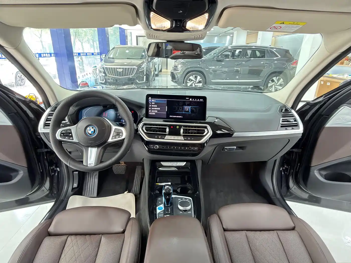BMW iX3 2022 Leading Edition фото 5