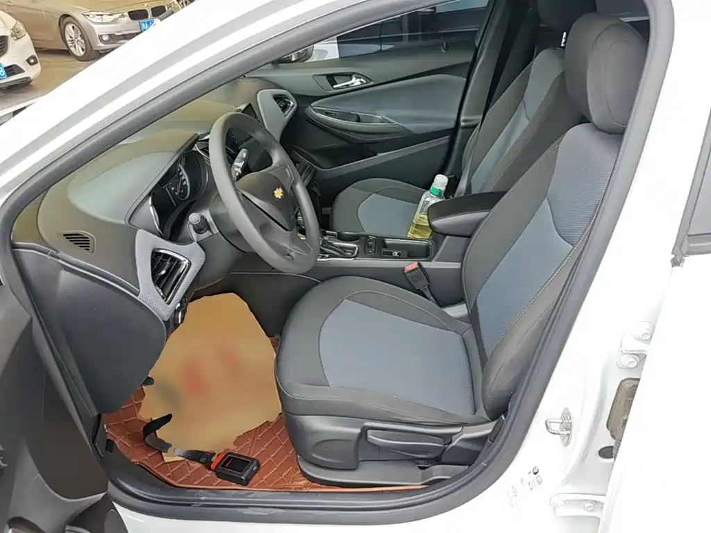 Chevrolet Cruze 2018 2018 320 Automatic Pioneer Sunroof Edition