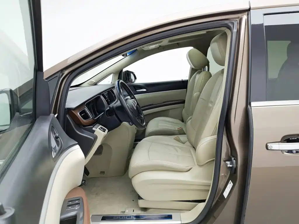 Фото 10 - Buick GL8