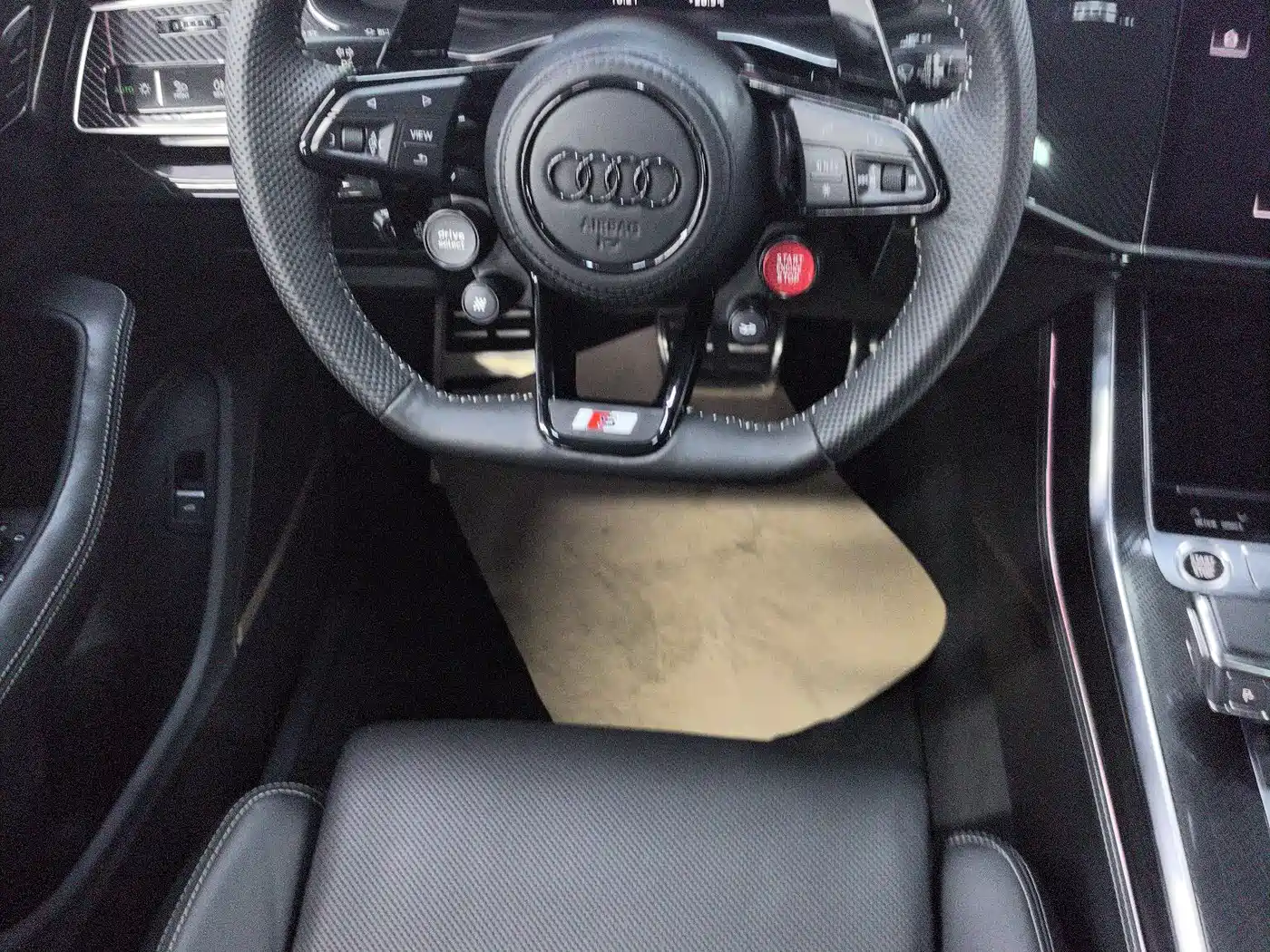 Audi Q8 2021 Model 55 TFSI Exclusive Dynamic фото 8