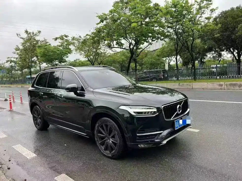 Фото 3 - Volvo XC90