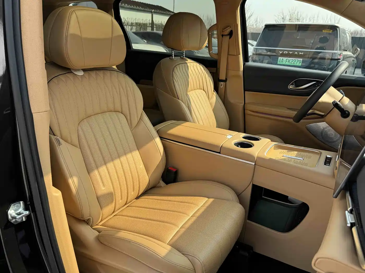 Voyah Auto Voyah Dreamer 2025 PHEV AWD Flagship Kunpeng Edition фото 10