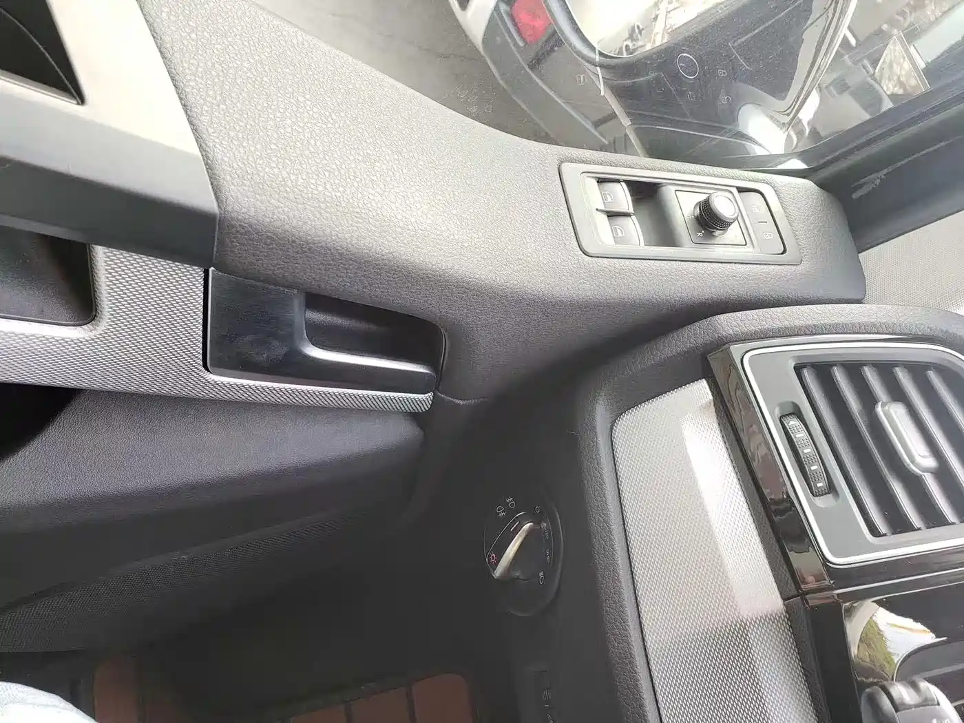 Volkswagen Multivan 2016 2.0TSI 2WD Luxury 7-Seater фото 6