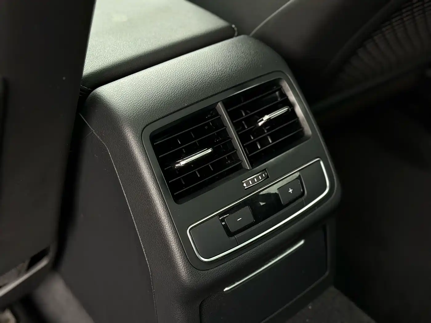 Audi A4L 2020 40 TFSI Luxury Dynamic фото 14