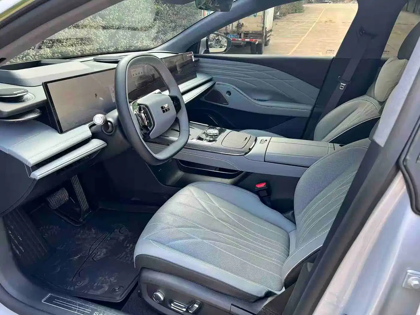 Geely Galaxy Galaxy E8 2025 700km Long Voyage Smart Drive Edition фото 4