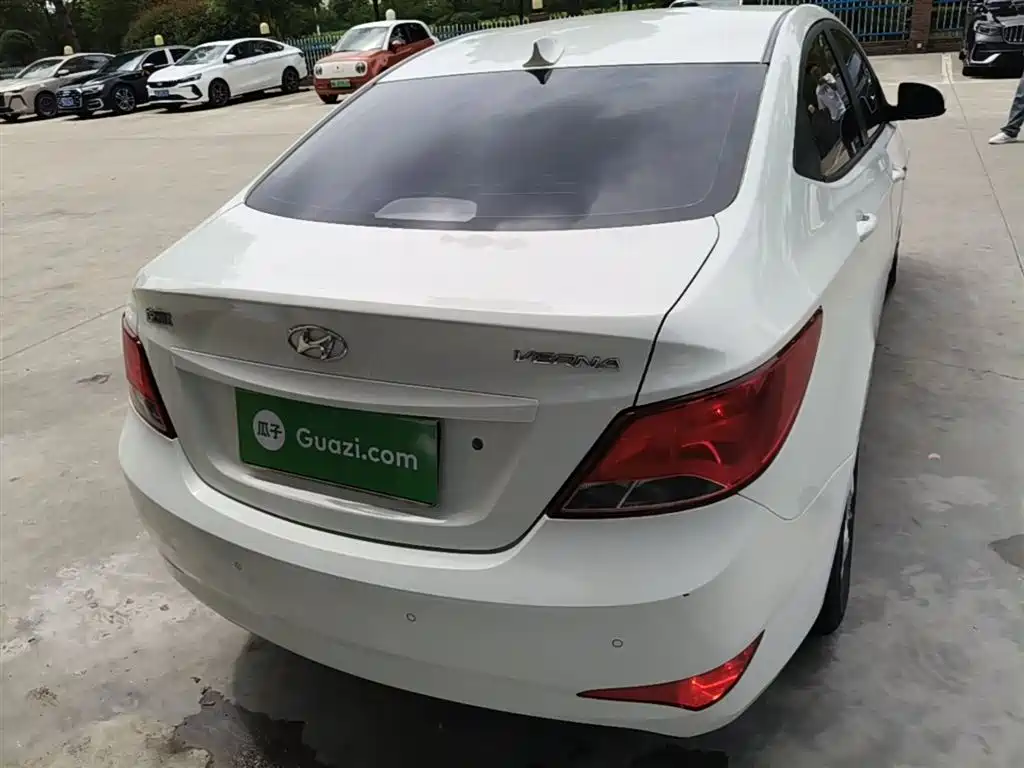 Hyundai Verna 2014 1.4L Automatic Smart GLS фото 6