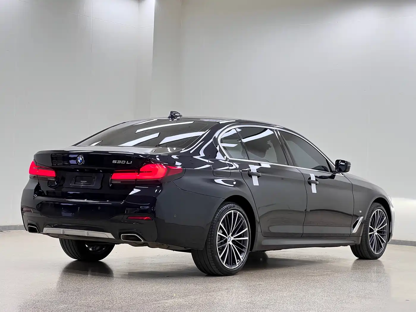 BMW 5 Series 2022 Facelift 530Li Leading M Sport Package фото 6