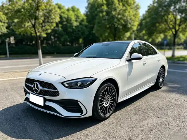 Mercedes-Benz C-Class 2024