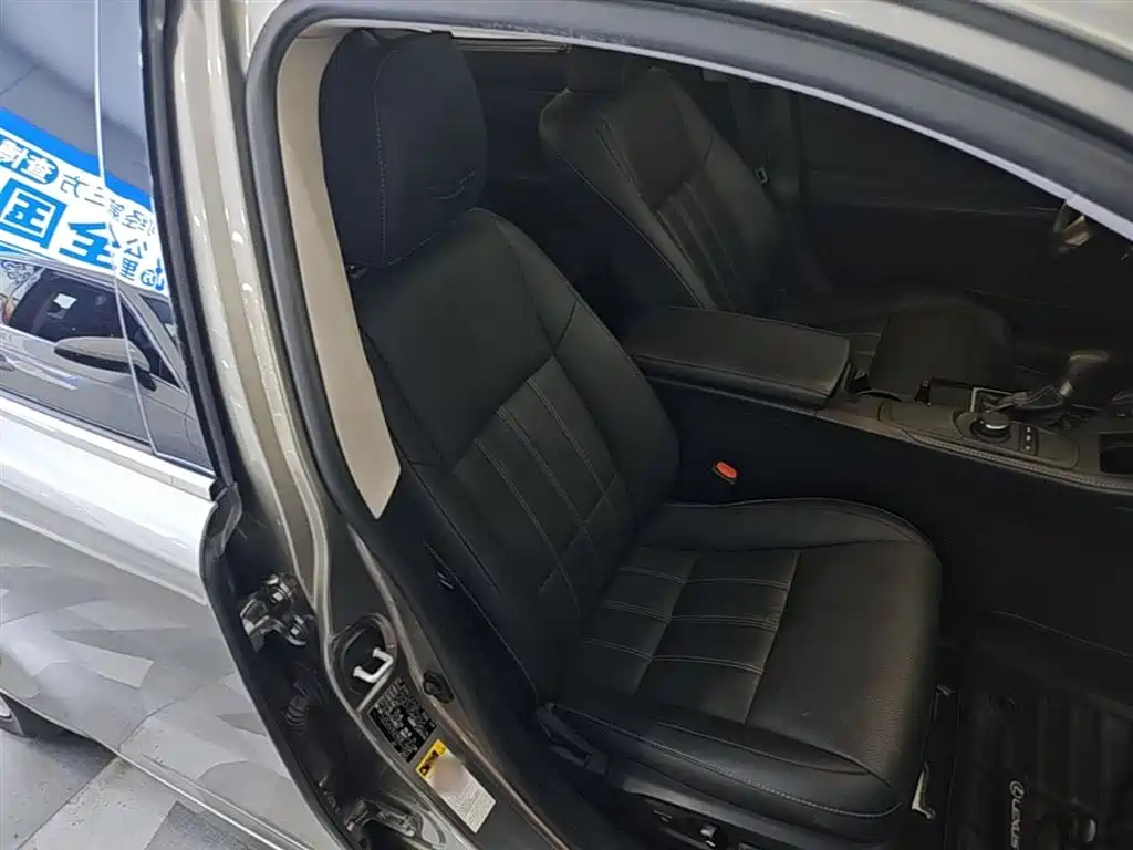 Lexus ES 2015 250 Elegance Edition фото 25