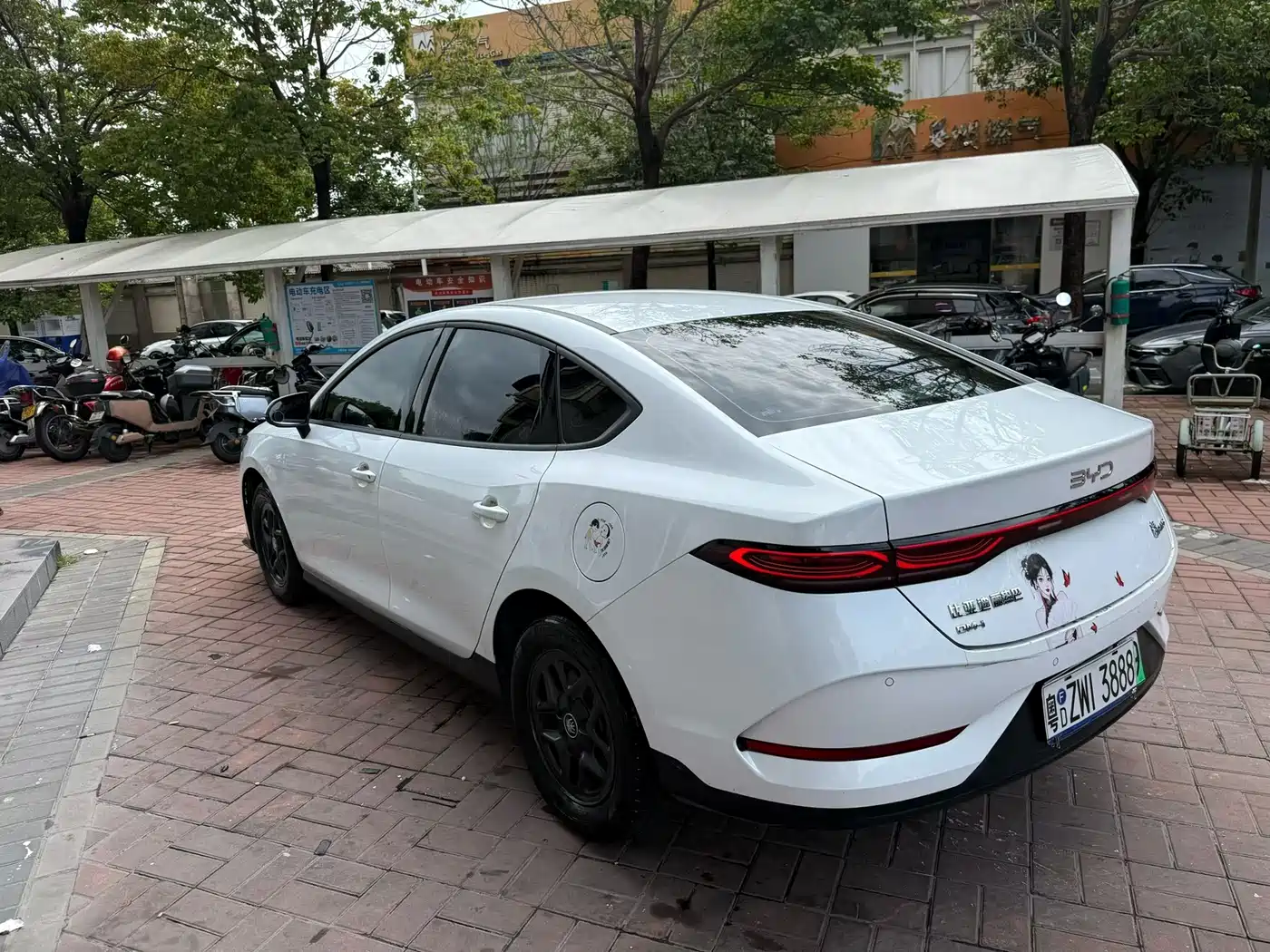 BYD Qin PLUS 2025 DM-i Smart Drive 55KM Leader фото 7