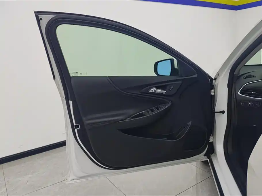 Chevrolet Malibu XL 2023 1.5T RS Edition фото 7