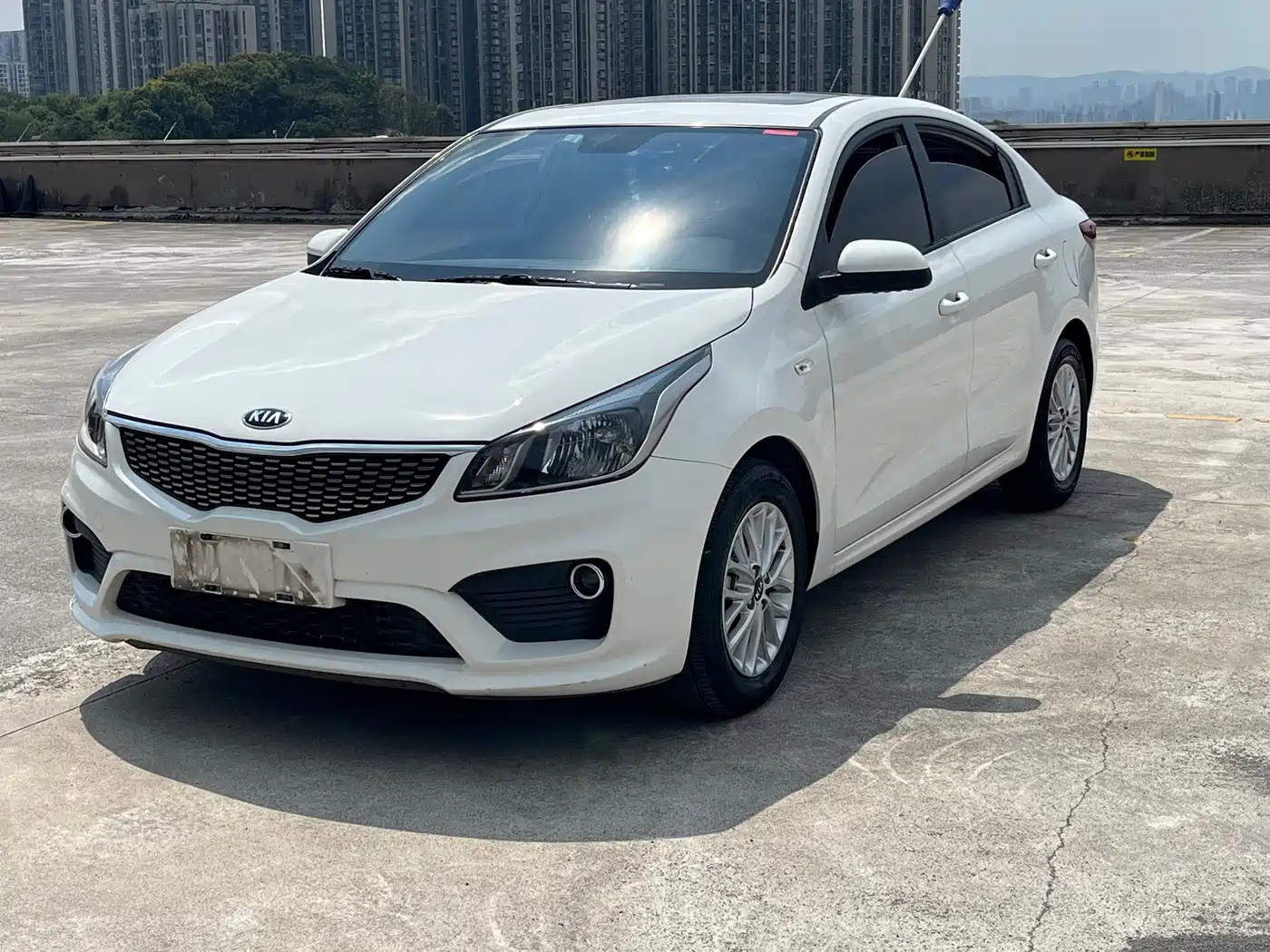 Kia K2 2017 2017 Sedan 1.4L AT GLS