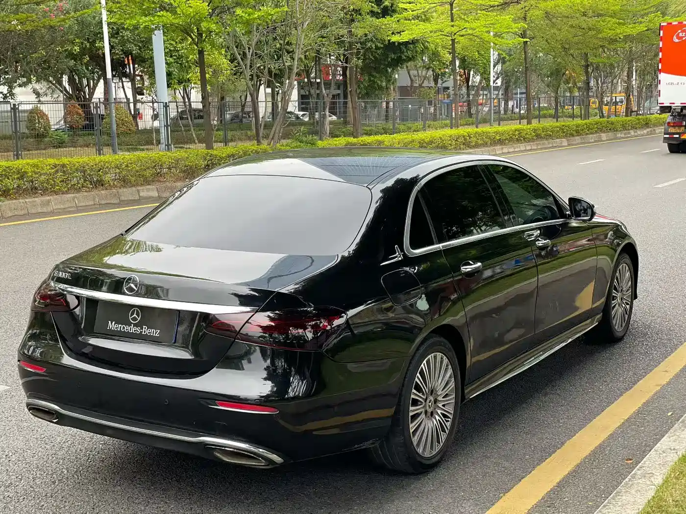 Mercedes-Benz E-Class 2016 E 200 L Sport Type фото 9