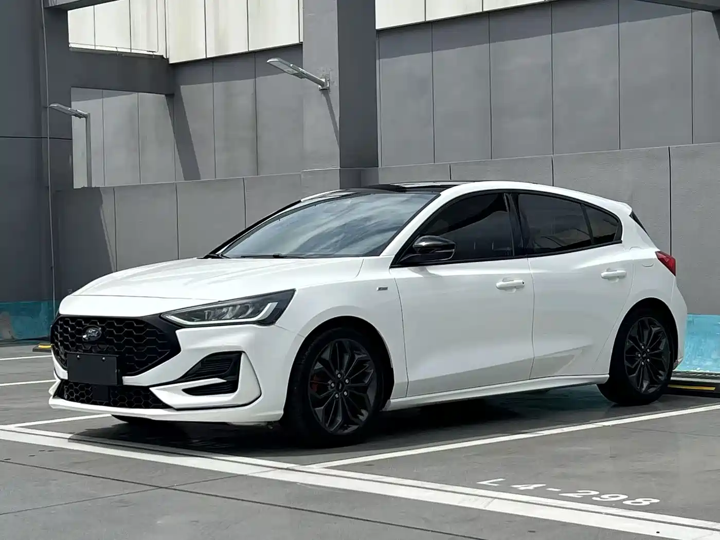 FORD FOX