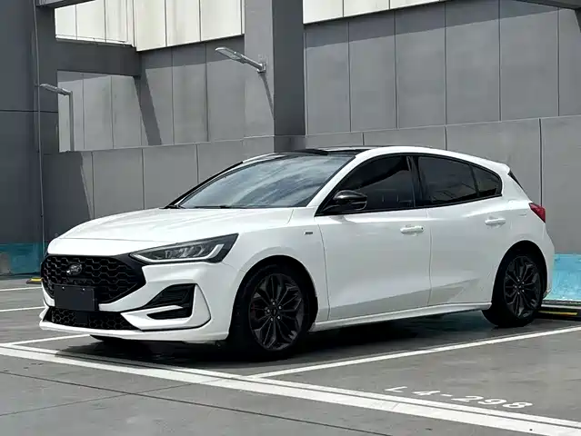  Ford Focus 2022 Hatchback EcoBoost 180 Automatic ST Line