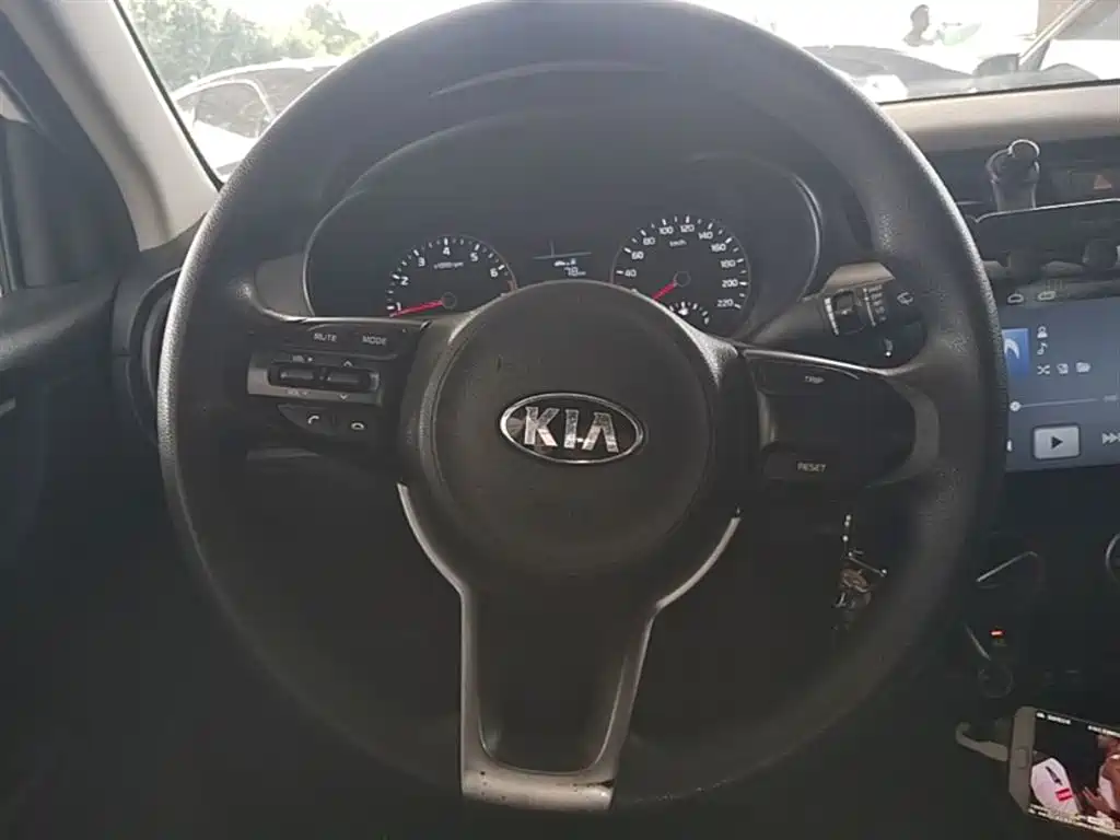 KIA K2