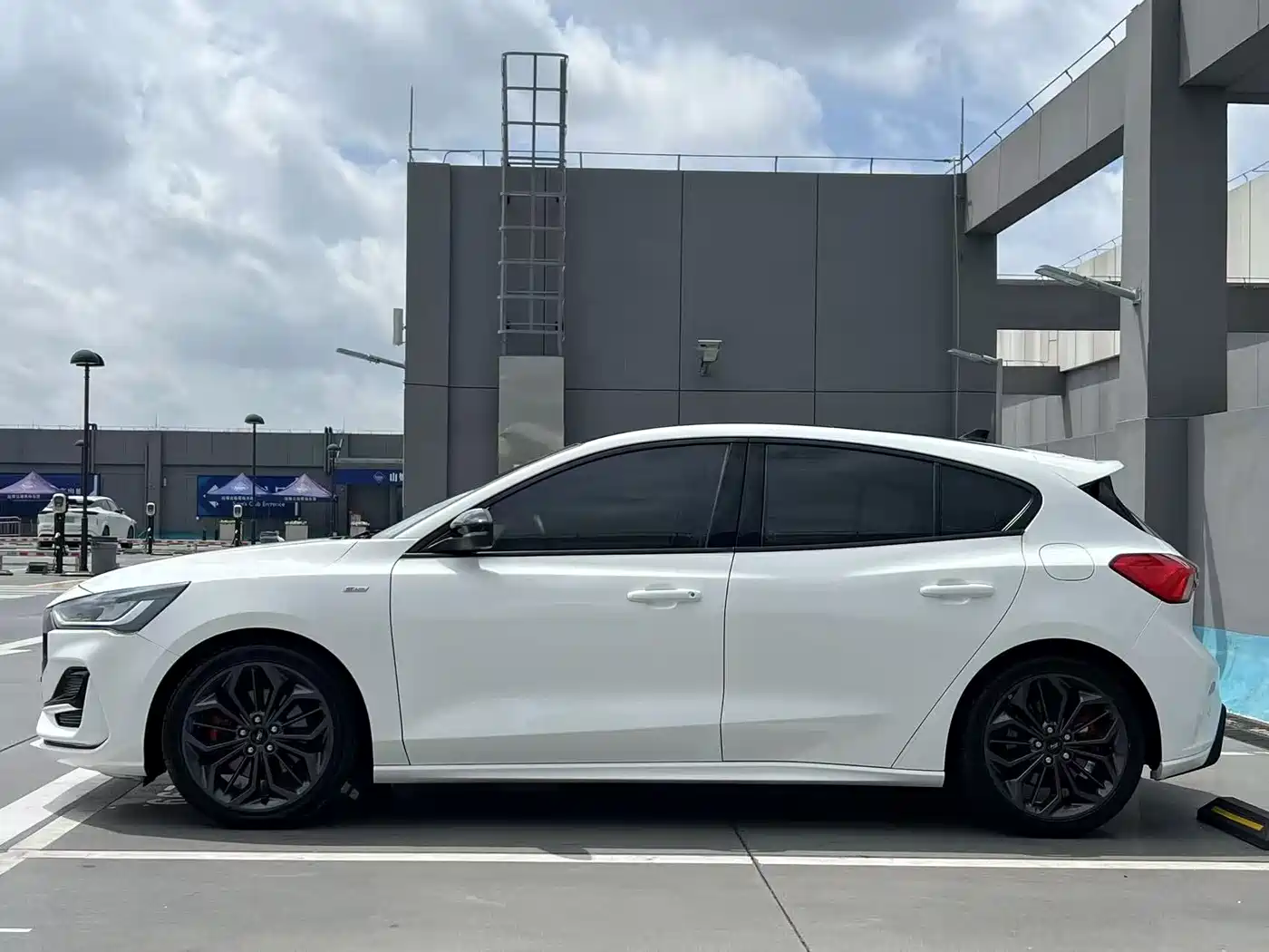 FORD FOX