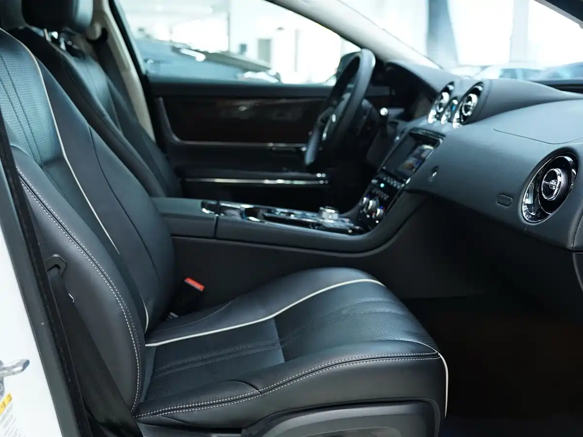 Jaguar XJ 2017 2016 XJL 3.0 SC 4WD Panorama Business Edition