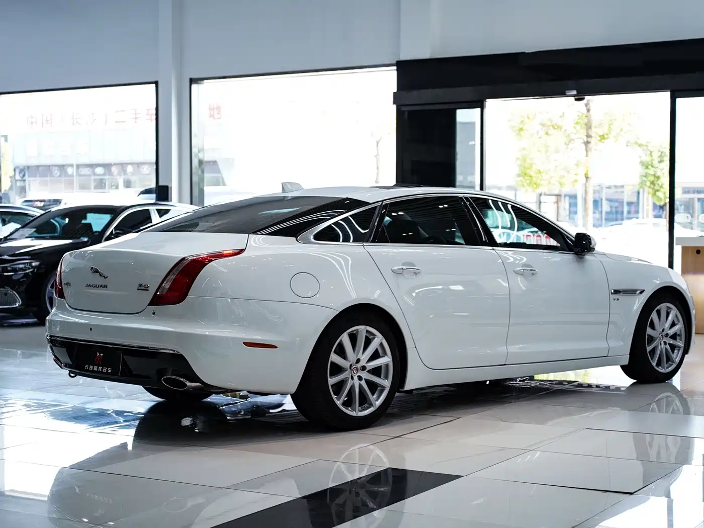 Jaguar XJ 2017 2016 XJL 3.0 SC 4WD Panorama Business Edition