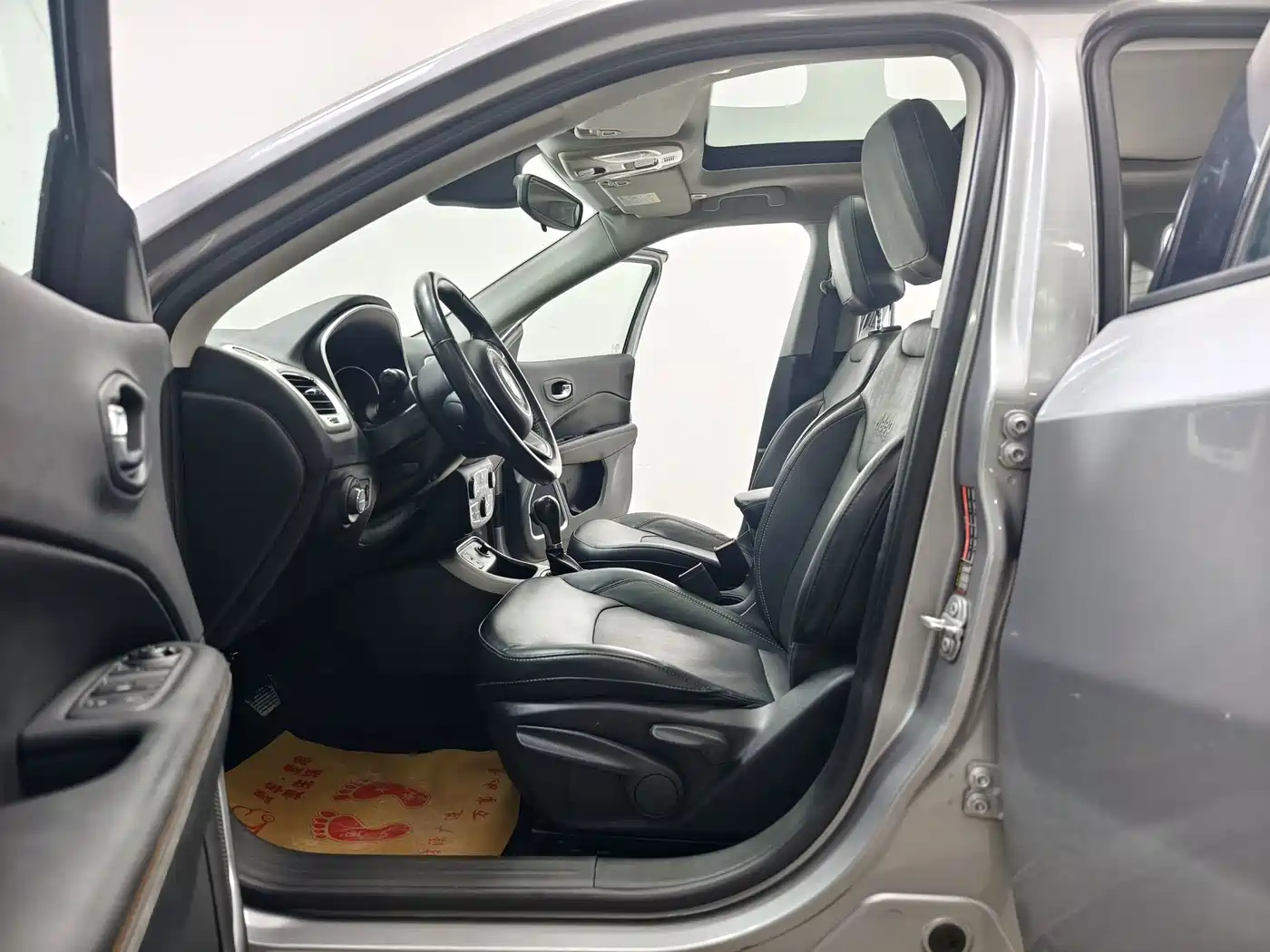 صورة 10 - Jeep Compass