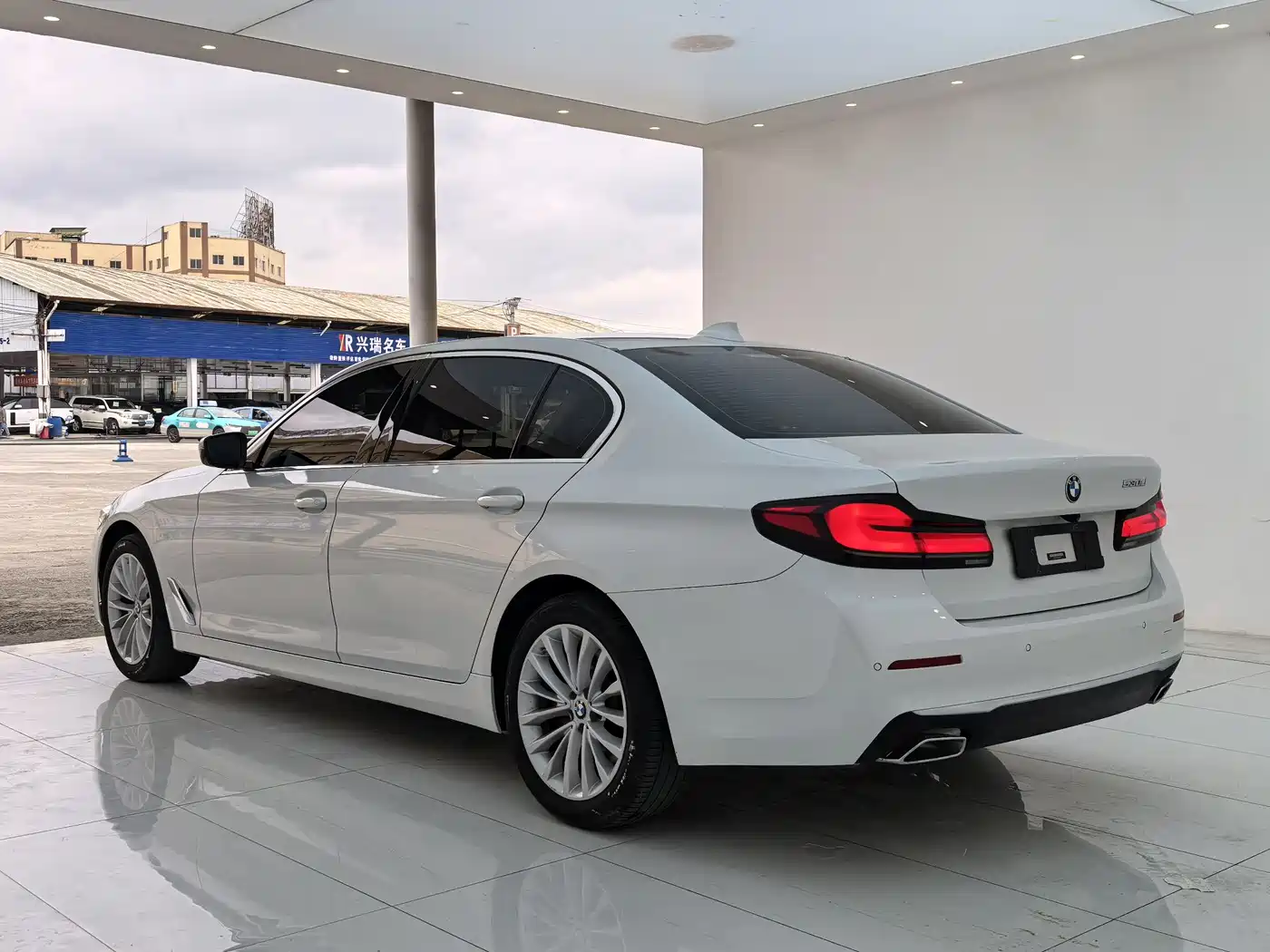 BMW 5-SERIES