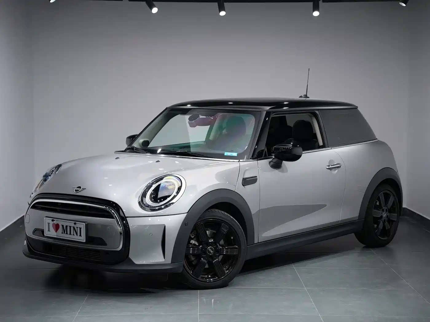 MINI MINI