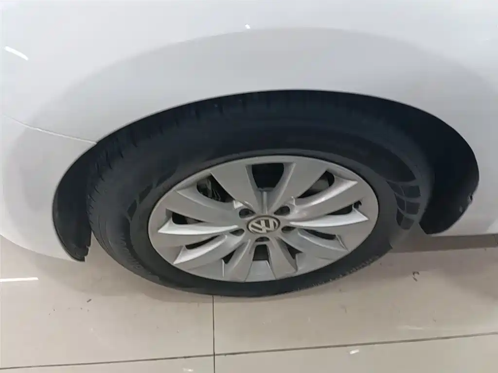 Volkswagen Beetle 2015 180TSI фото 23