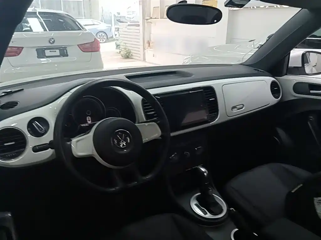 Volkswagen Beetle 2015 180TSI фото 10