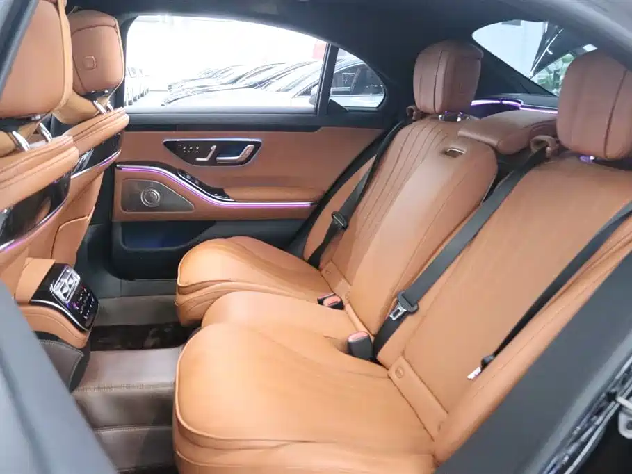 Photo 24 - Mercedes-Benz S-Class