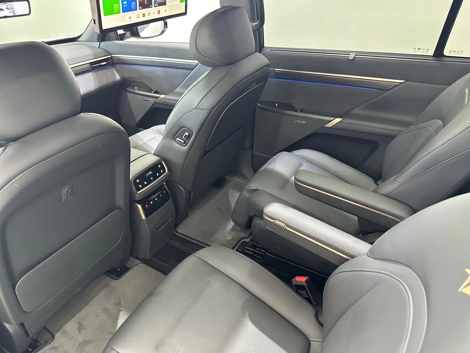 Фото 9 - Dongfeng Yipai eπ008